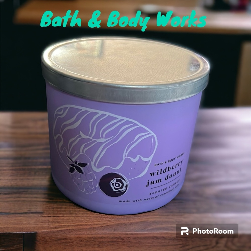 Bath & Body Works Wild berry Jam Donut Candle 🕯️
